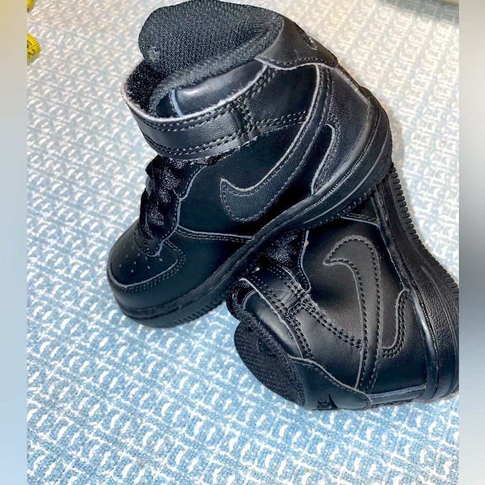 Nike - Picture 6 of 6